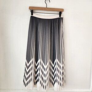 Banana Republic Zigzag Pleated Midi Skirt White Grey Chiffon Flowy Career 0